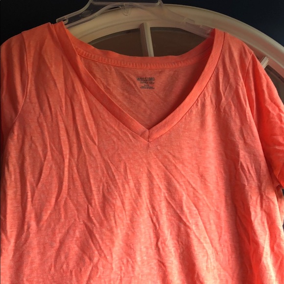 XL Mossimo orange v-neck tshirt - Picture 3 of 3